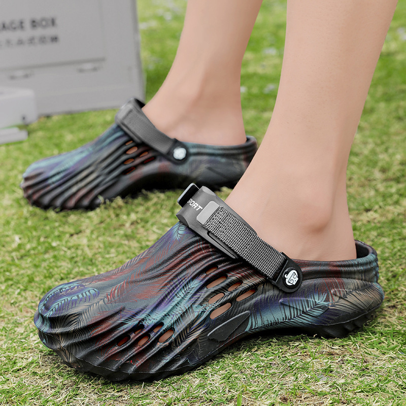Summer New Cross-Border Men's Clogs with Camouflage Hollow Design, Factory-Made Striped Pattern Beach Shoes Wholesale