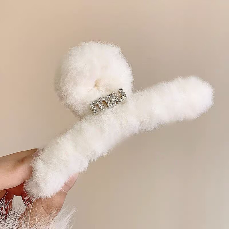 2026秋冬ミンクファー毛皮ヘアクリップ、高級感のある後頭部用大型シャーククリップ、ハート型キラキラ輝くダイヤモンド付き毛皮ヘアクリップ