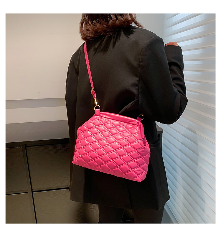 Femmes Grande Faux Cuir Couleur Unie Style Classique Bloquer Sac D'Épaule display picture 5