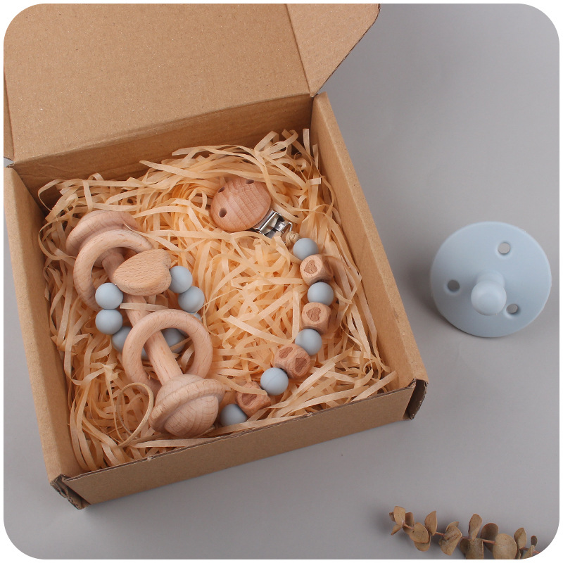 Bebé de dibujos animados de haya corazón sonajero mordedor calmante bebé silicona pezón mordedura chupete cadena traje de tres piezas