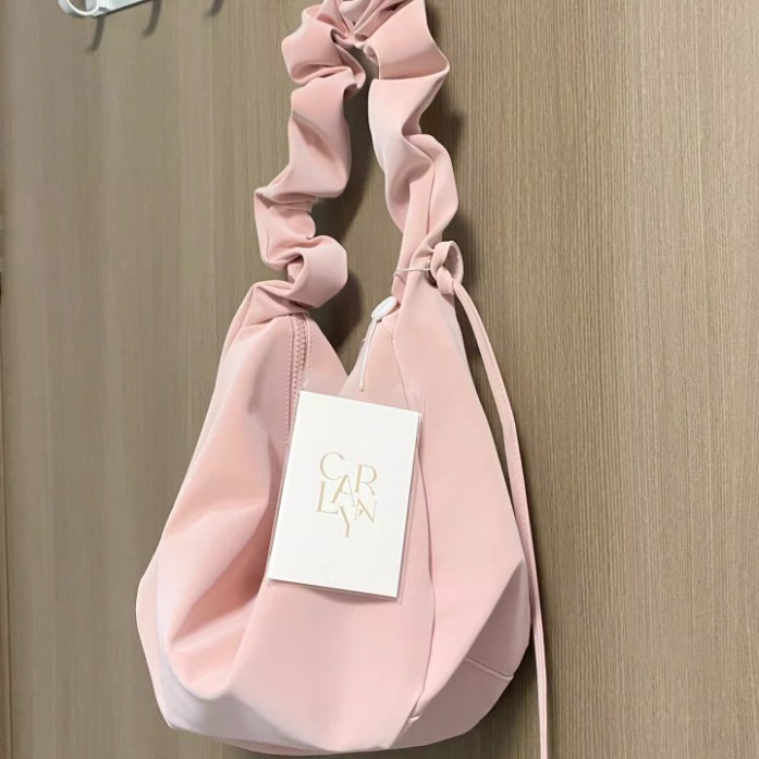 Bolsa estilo nuvem coreana, nova bolsa de nicho, versátil, para usar no ombro ou no braço._voghion.com