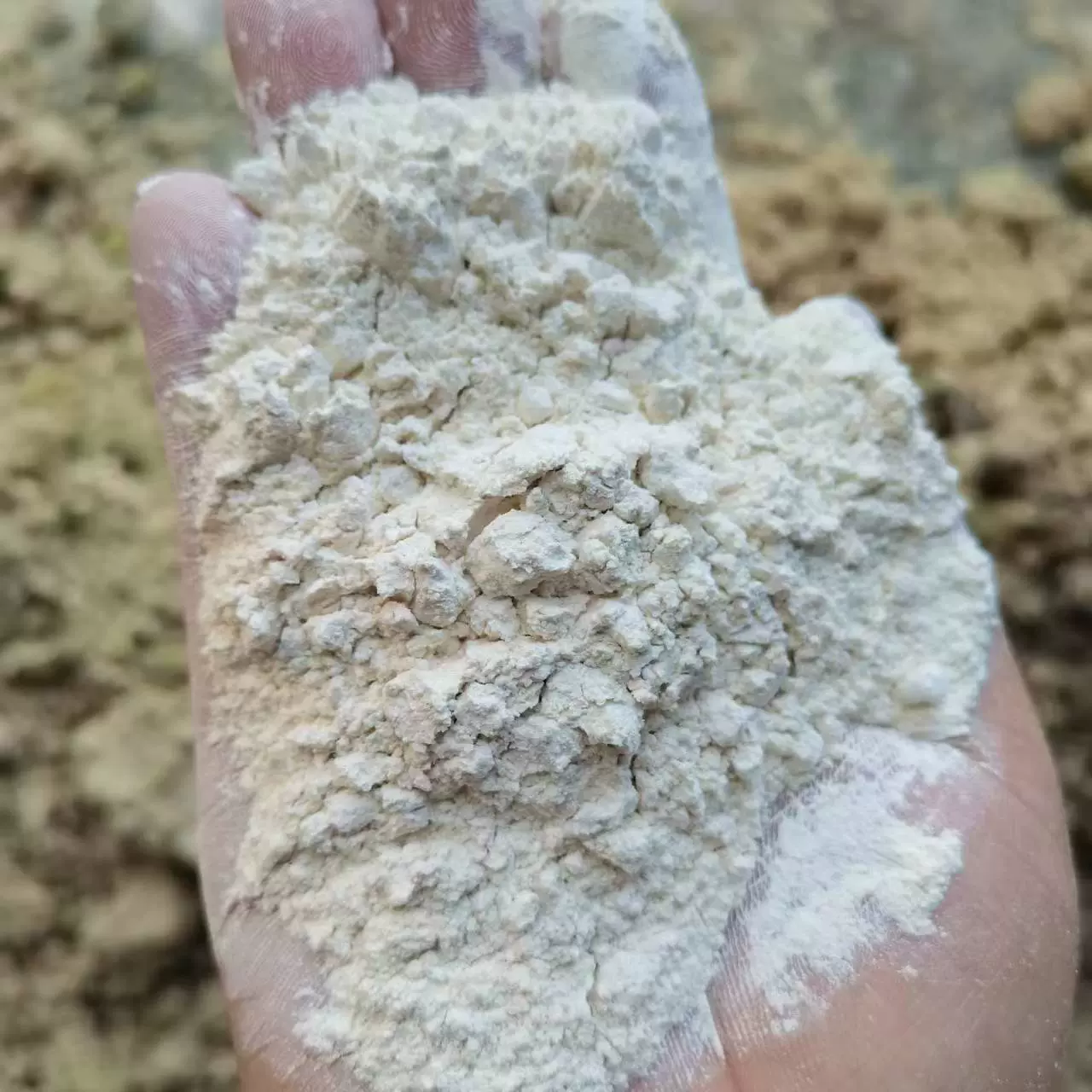 供应萤石块 铸造萤石粉 瓷釉浮选粉萤石干磨粉 绿色原矿萤石颗粒