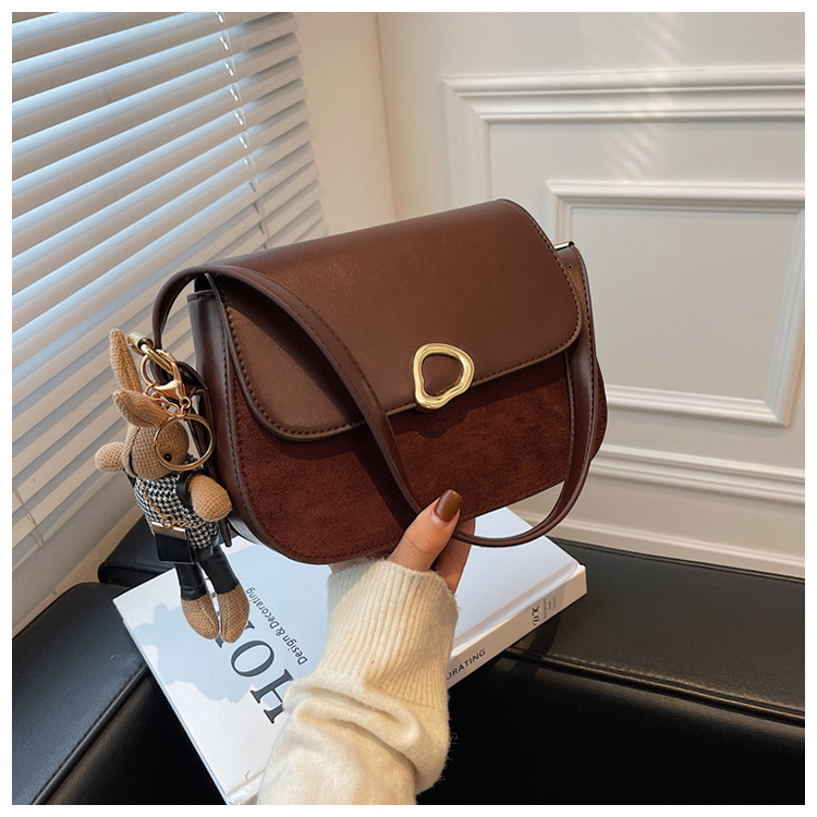 Autumn 2021 New Matte Bags Trendy Messenger Square Bag display picture 4