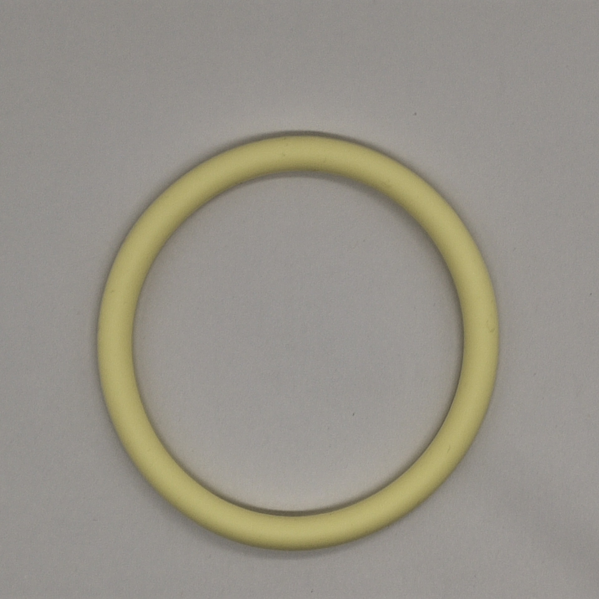 밝은 노란색 베어 링