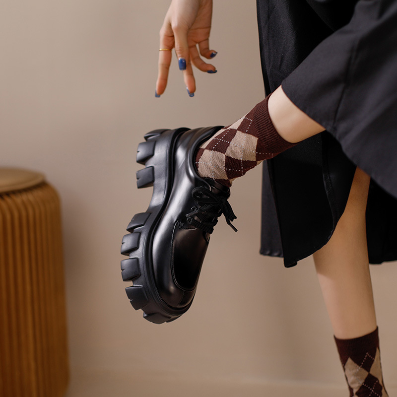 2024 nuovo Liu Wen lo stesso muffin fondo spesso piccole scarpe in pelle femminile stile britannico intensificato JK scarpe singole in pelle uniforme_voghion.com
