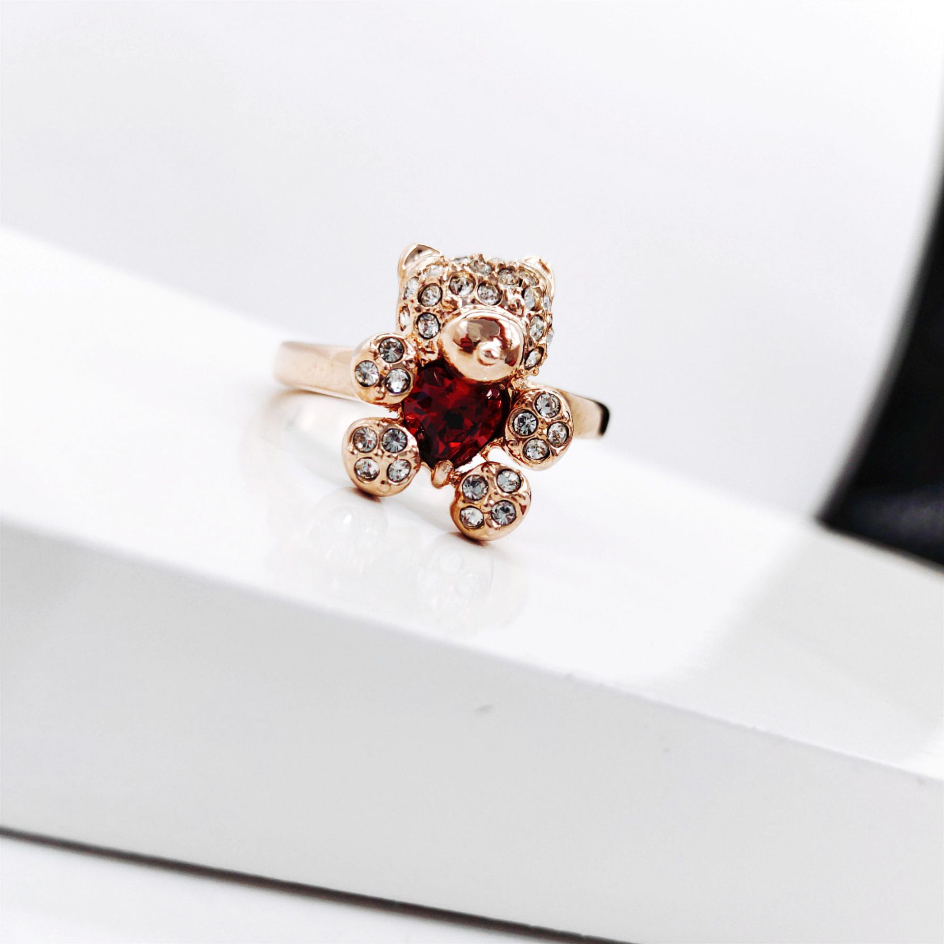 �պ���Լ���Կ�ͨС������ˮ����ָ�ɰ�����õ���ɫŮ����ָ����