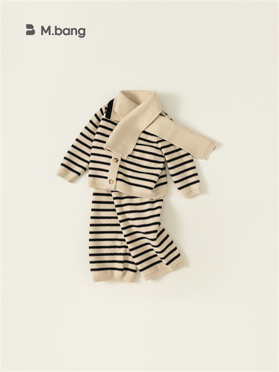 Conjunto de ropa infantil Bangxuan para primavera y otoño, conjunto de tres piezas de punto a rayas para niñas con cuello, suéter para bebé, ropa moderna para niños pequeños.