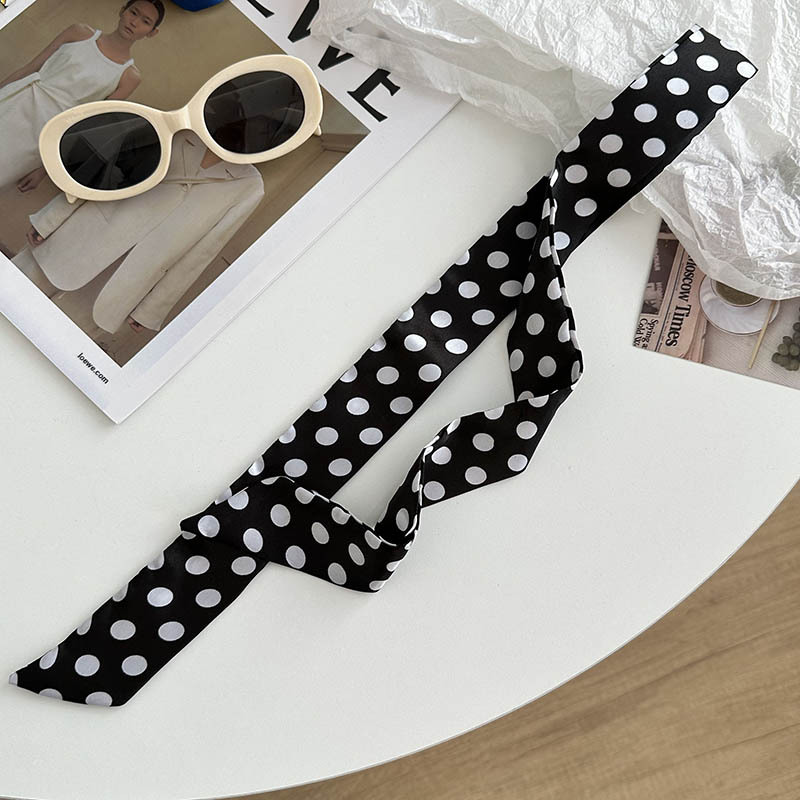 Punto de onda blanco y negro retro