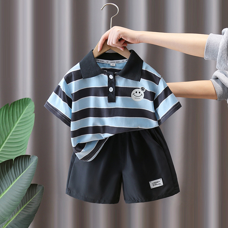7321 Traje de niño Verano 2025 Nuevo estilo Trendy Queer Camisa POLO a rayas de manga corta Traje de dos piezas de moda de verano