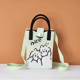 Handheld woven bag, trend of season