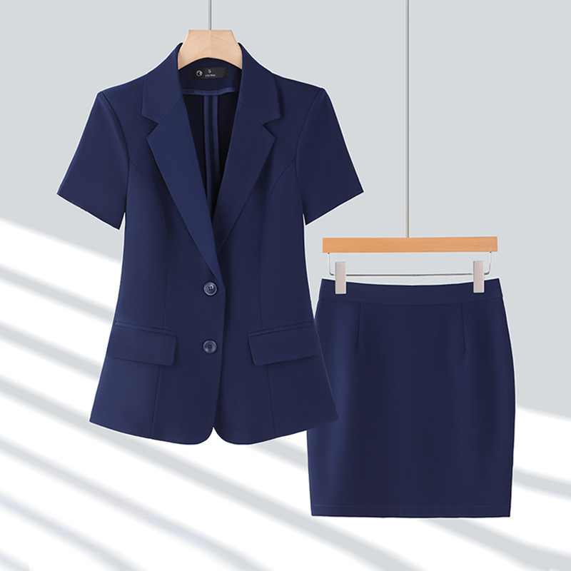 파란색 정장 + 스커트