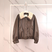 2025冬季新款女装休闲毛领牛角扣环保皮羽绒夹克外套 1GA980151