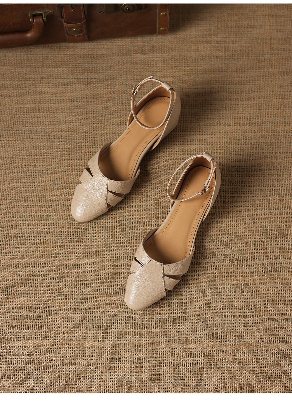 Sandal nữ quai chữ V đế xuồng da dê lỗ rỗng, gót 5 cm, size 34–42 — màu be chi tiết 24