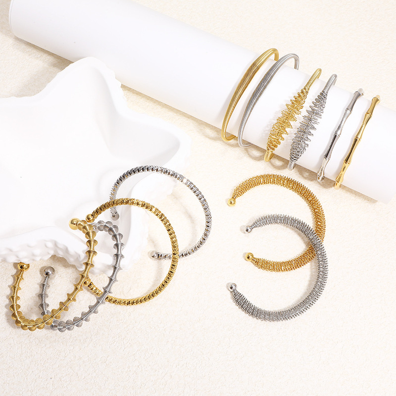 クロスボーダー竹チタン鋼ブレスレットヨーロッパとアメリカの幾何学的なスプリングブレスレット真空メッキ 18K シンプルで軽い高級ハイエンドハンドジュエリー|undefined