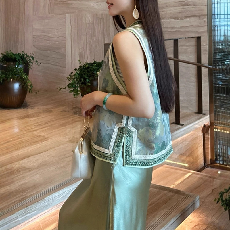 南油女装新中式真丝马甲2025新品年轻款时尚减龄百搭叠穿无袖上衣|undefined