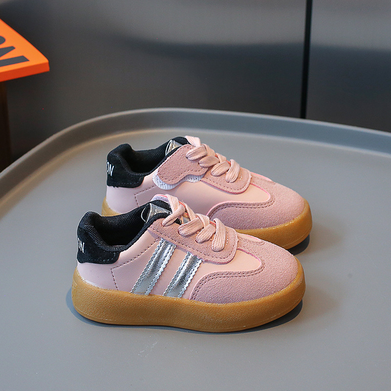 Zapatilla de deporte para niños 2023 otoño nuevo estilo coreano zapatos casuales para niñas zapatos de entrenamiento alemán para niños zapatos pequeños para bebés de fondo suave