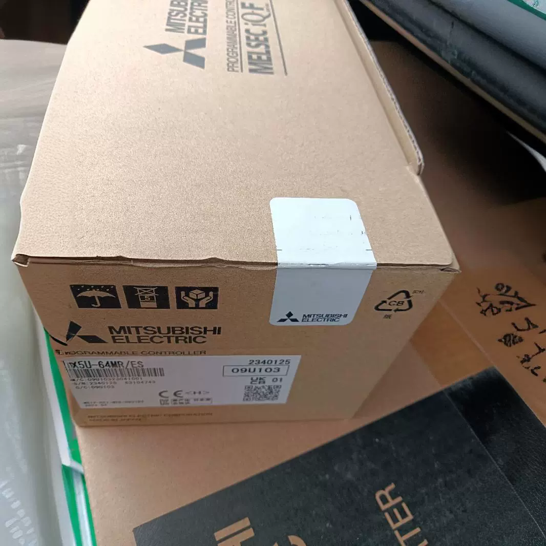 Новый оригинальный Mitsubishi PLC хост FX5U-64MR/ES