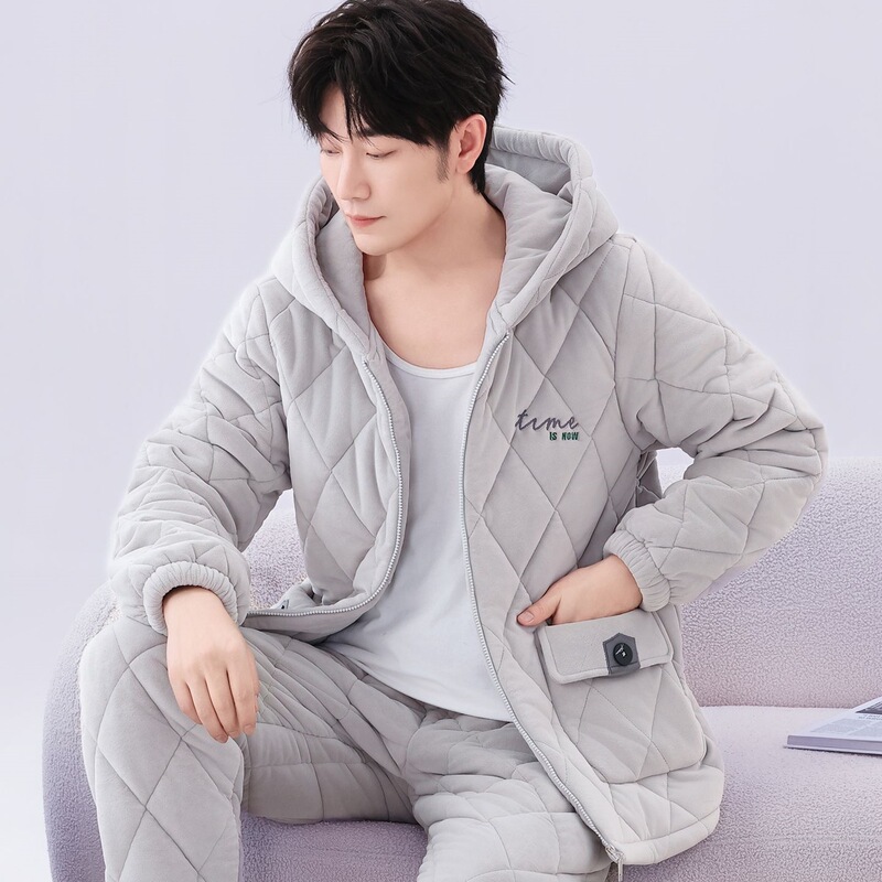 Men's pajamas, 2026 autumn/winter collection, three-layer quilted coral fleece loungewear, thickened and fleece-lined set Men's pajamas, 2026 autumn/winter collection, three-layer quilted coral fleece loungewear, thickened and fleece-lined set