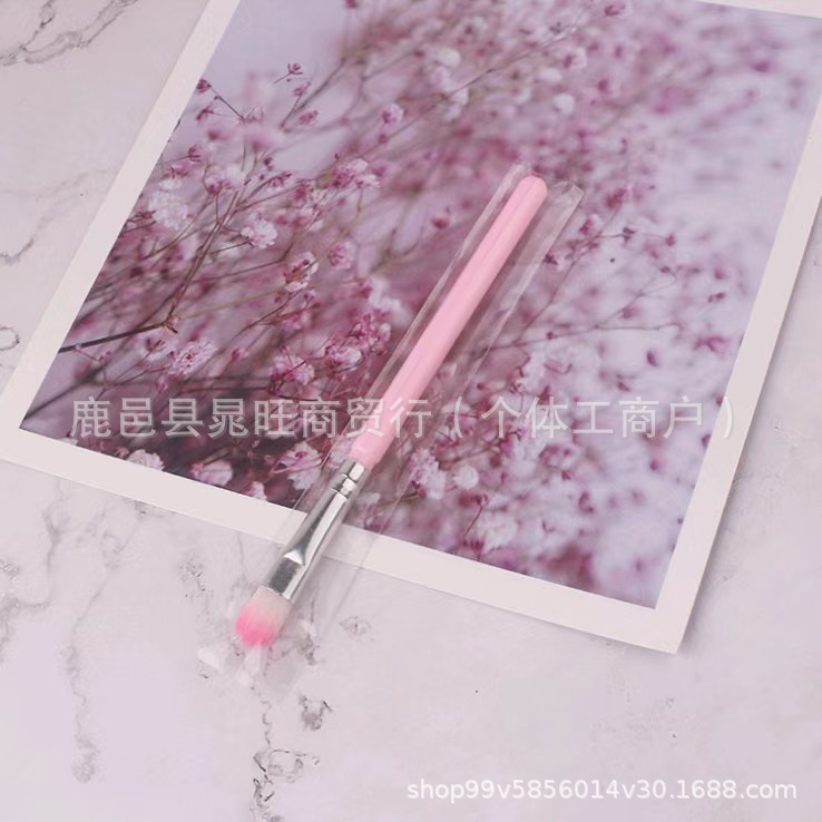 Cepillo de sombra de ojos rosa