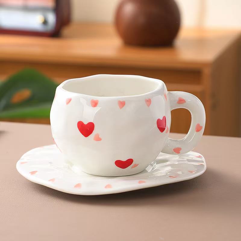 Estilo coreano inswind mano flor cerámica taza de café y plato conjunto taza de té de la tarde pequeñas flores pintadas a mano taza un plato