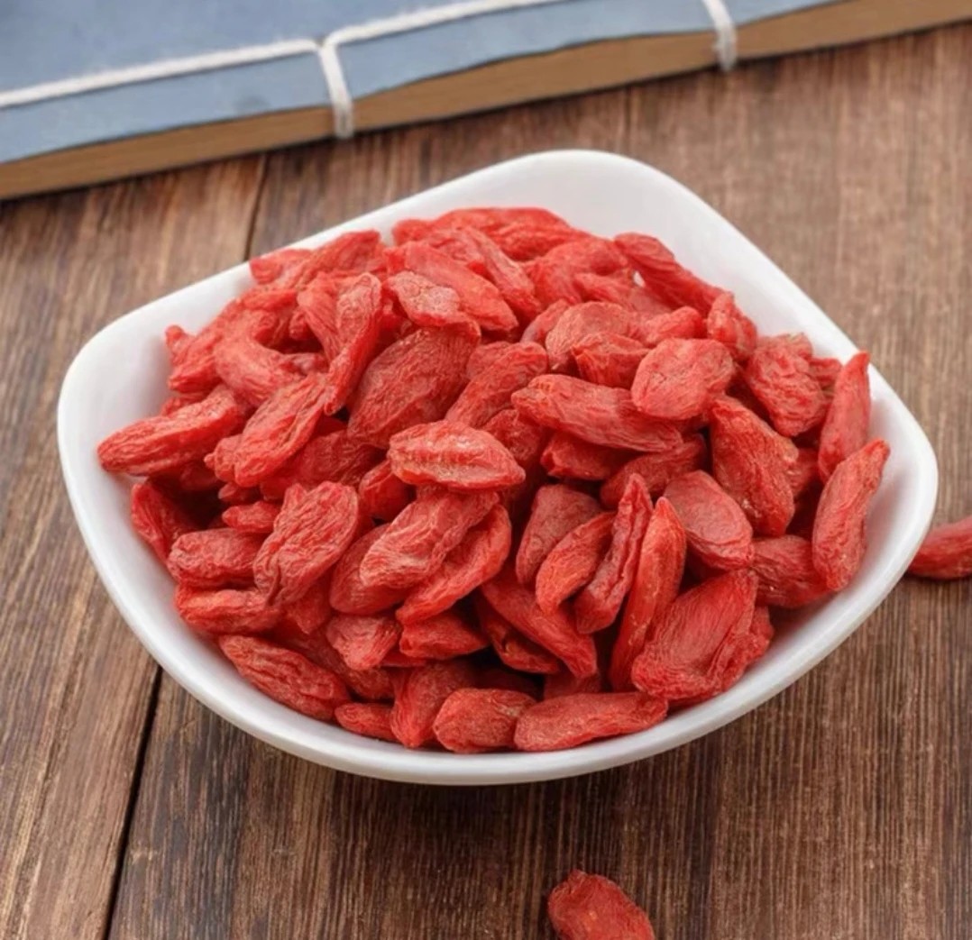 Red Goji Berries Gouqizi Dried Wolfberry Fruit 500g for Tea Soup and Daily Herbal Use quality and texture