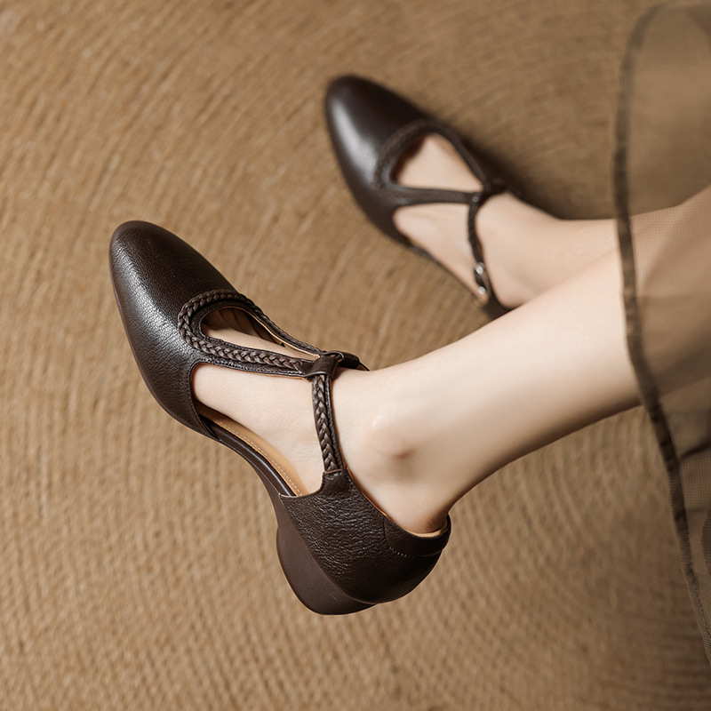 Sandal nữ quai ngang mũi nhọn da cừu đế xuồng gót 4.5 cm — nâu