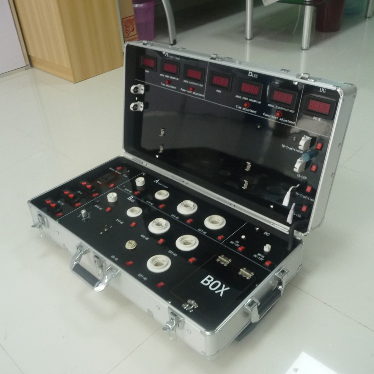 2025新款LED横插灯专用展示箱便携测试箱