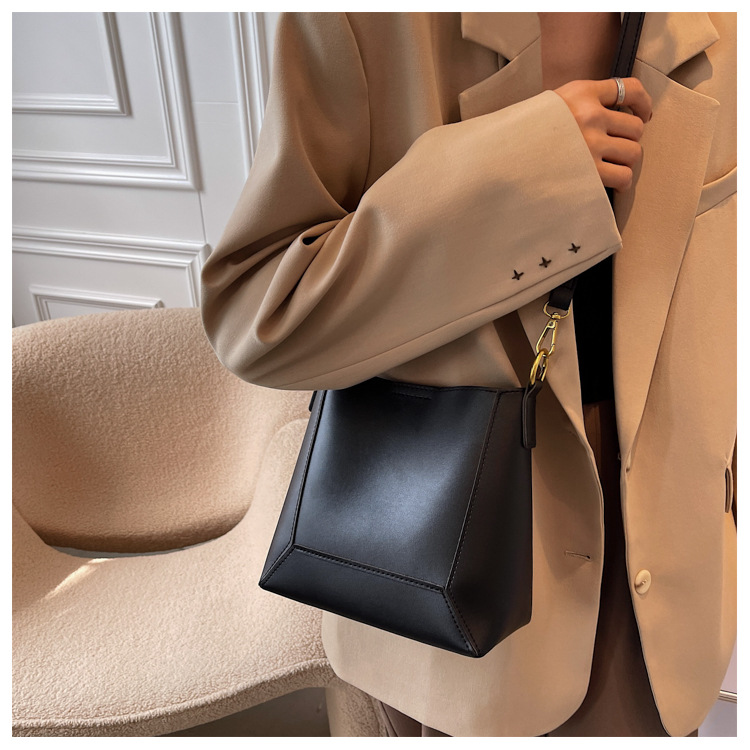 Title 6, Nouveau sac à bandoulière femme, simple et tend...