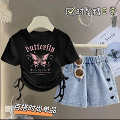 女の子夏のデニムスーツ 2024 新しい中型および大型子供スタイル女の子夏半袖ショーツ 2 点セットトレンディ