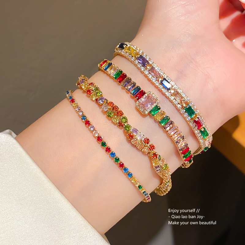 Korean-style cubic zirconia rectangular clasp bracelet, featuring a regal and fashionable design, exquisite craftsmanship, and a unique, niche aesthetic, wholesale for women Korean-style cubic zirconia rectangular clasp bracelet, featuring a regal and fashionable design, exquisite craftsmanship, and a unique, niche aesthetic, wholesale for women