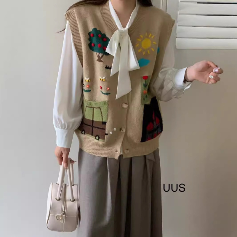 日本系の柔らかい妹の大衆は面白い手作りの立体フックの花を遊んで色のゆったりしているニットの馬甲の少女の外で重ねて着ます。|undefined