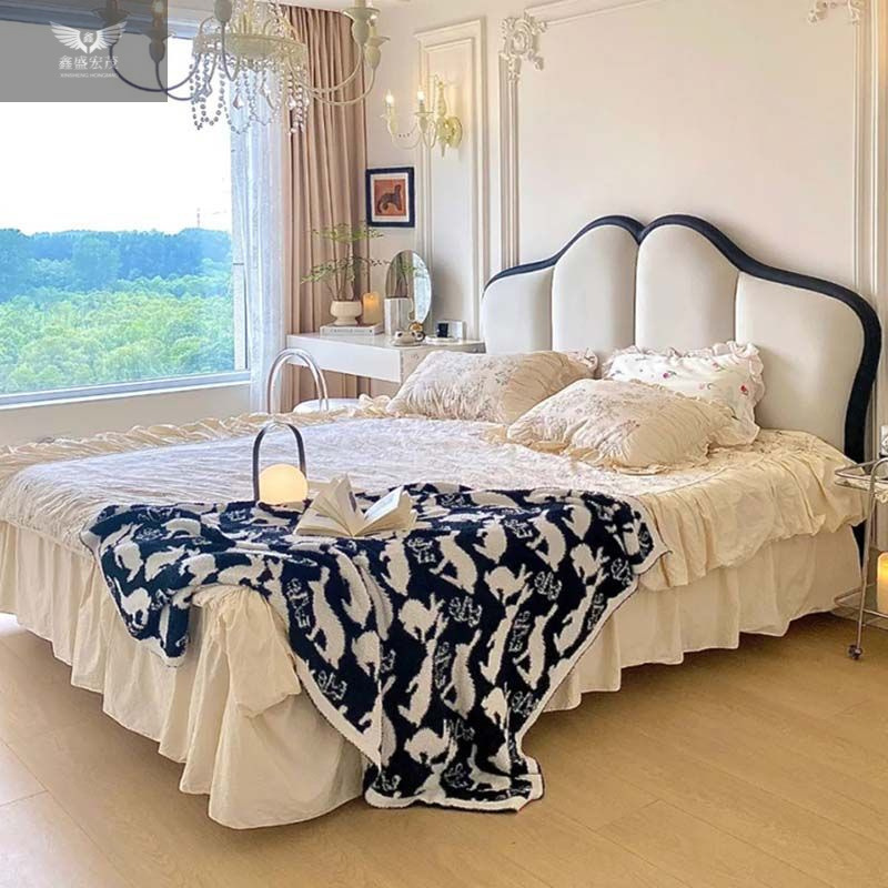 Cama de cuero francesa retro con mariposa de estilo crema moderna y simple cama queen de gama alta cama de matrimonio lujosa superior