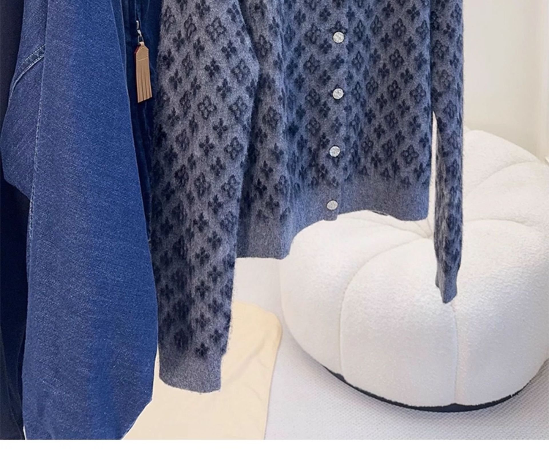 Women's European Style Wool Cardigan With Letter Print Pattern_voghion.com