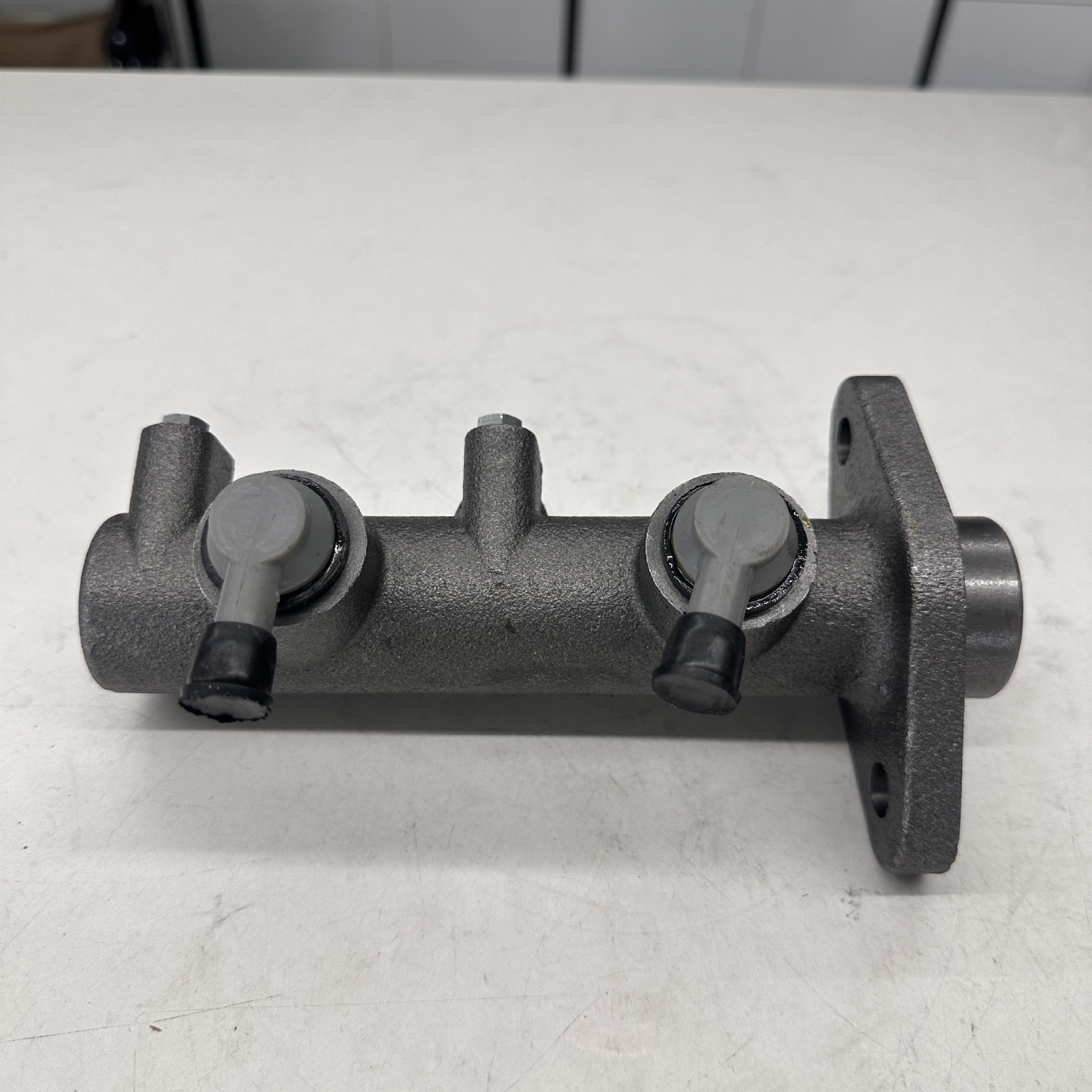 58620-5H050 58620-5H000 for Hyundai Hd65 Hd72 Brake Master Cylinder
