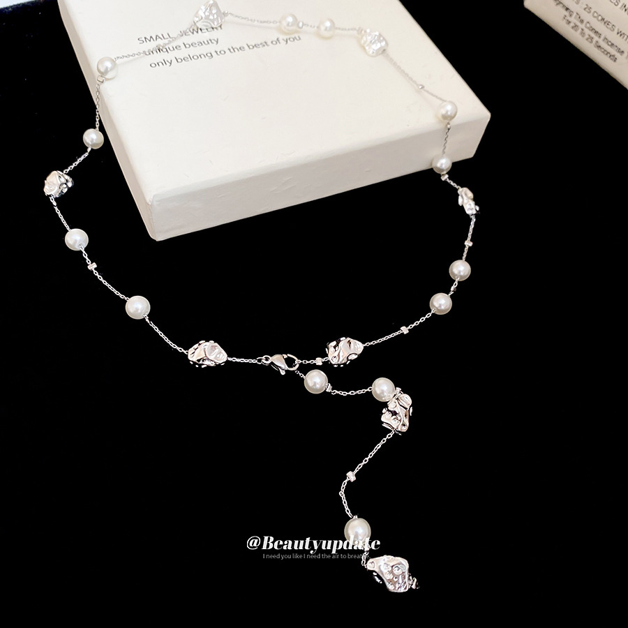 Collar de perlas artificiales irregulares transfronterizas, cadena de clavícula de todo fósforo de nicho simple femenina, joyería de lujo de alta gama ligera de moda