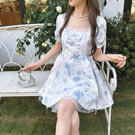 法式碎花泡泡袖连衣裙夏季高级感气质仙女收腰显瘦小个子蓬蓬短裙