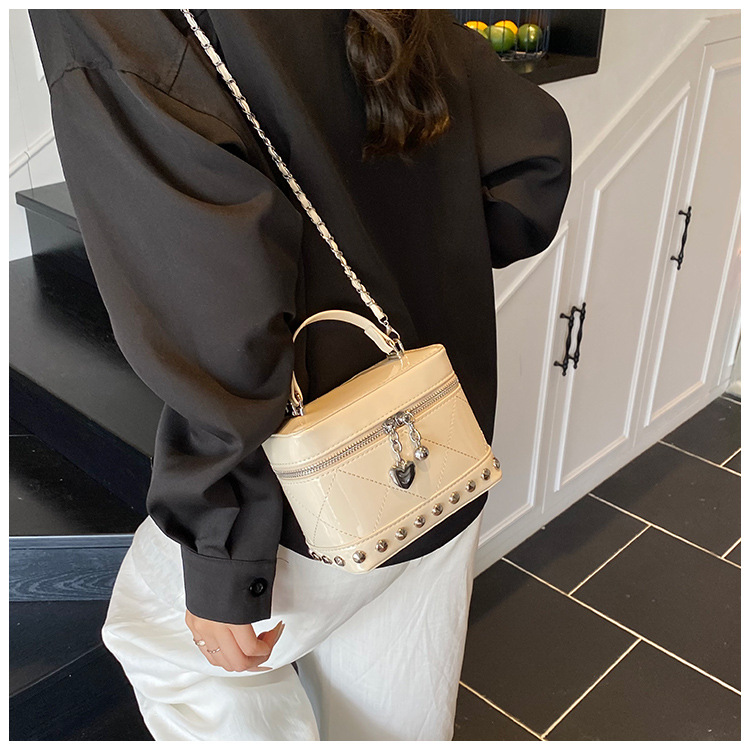 Korean style fashionable handbag for women 2025 summer new style small square bag, simple embroidered thread chain single-shoulder crossbody bag undefined