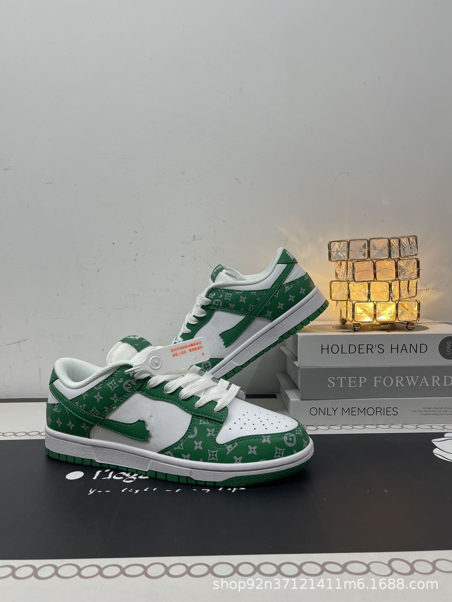 공동 브랜드 흰색과 녹색 [하프 사이즈 포함]