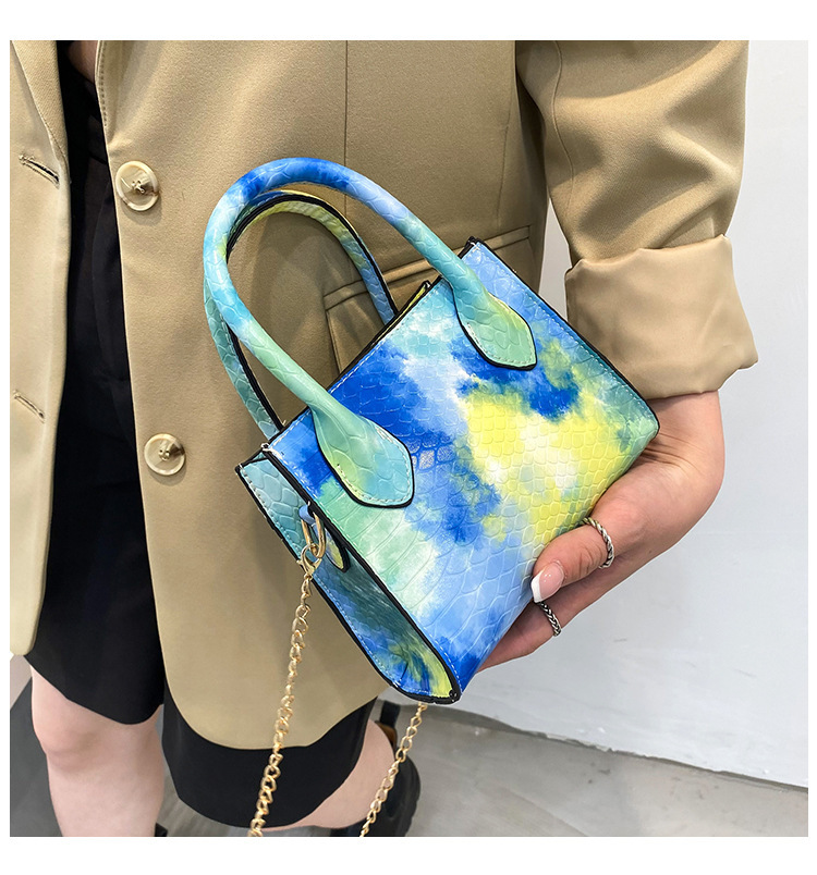Women's Small Pu Leather Gradient Color Fashion Square Zipper Handbag display picture 4
