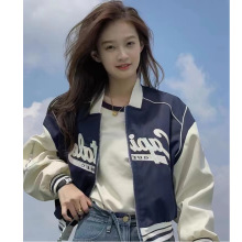 2025年新款美式复古米蓝拼色短款棒球服外套女春秋小众设计感夹克