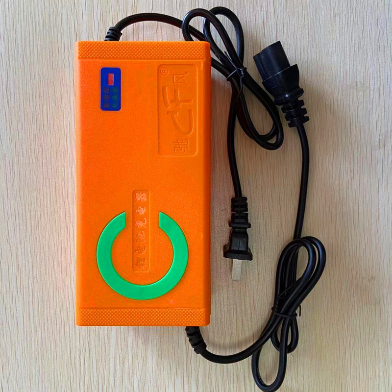 馳風锂電子充電器恒流恒壓 通過各國安規認證12.6V6A電池充電器