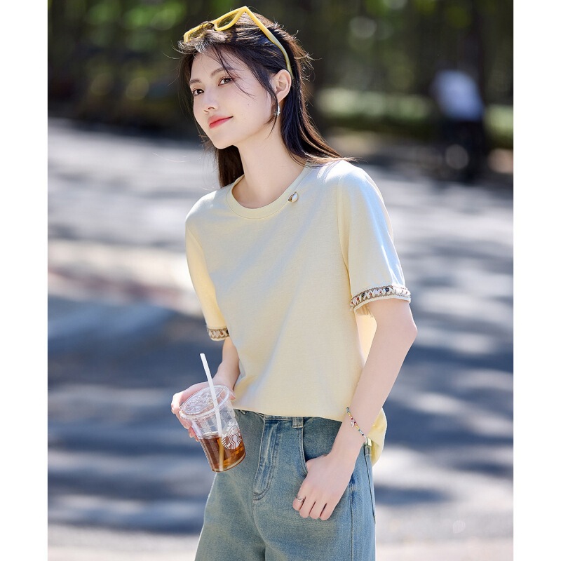 in stock Gentle Cream Top 25 Years Summer New Design Sense Lace Stitching Loose T-Shirt Women