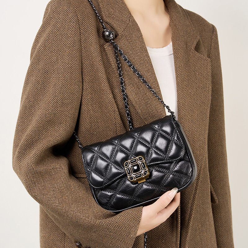 Luxury Women's Mini Bag 2026 New Trend Fashion Niche Crossbody Bag Quilted Chain Retro Square Bag - Thumbnail 2