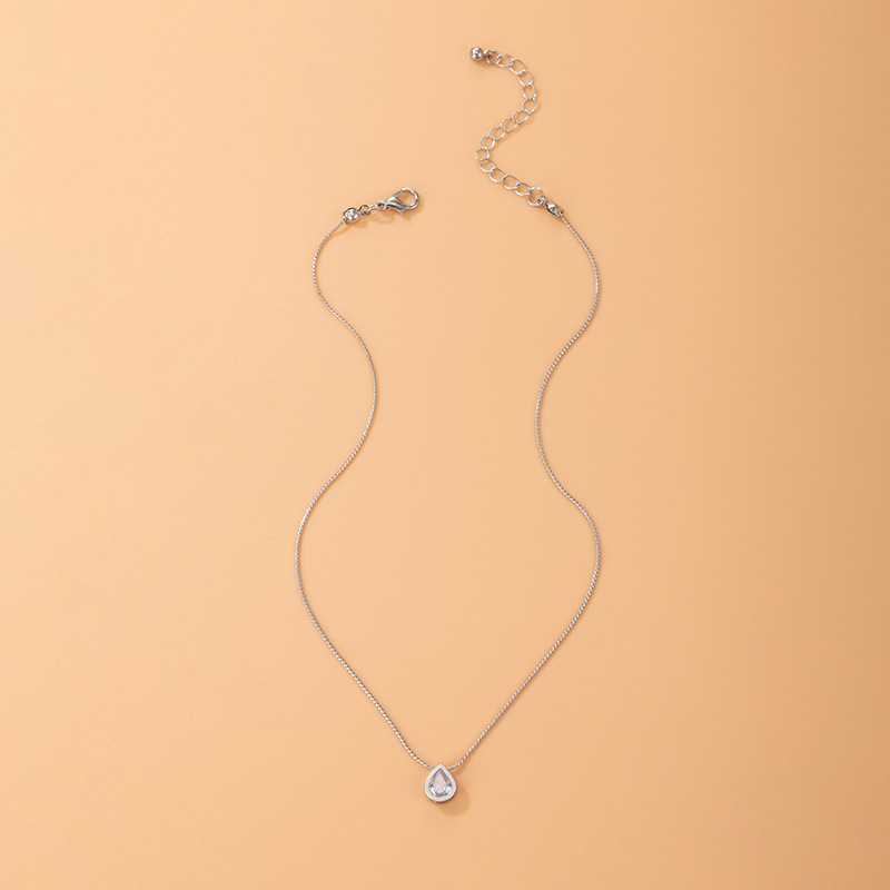 simple ligne de poisson invisible transparent collier zircon chane de clavicule cloute de diamants femmepicture5