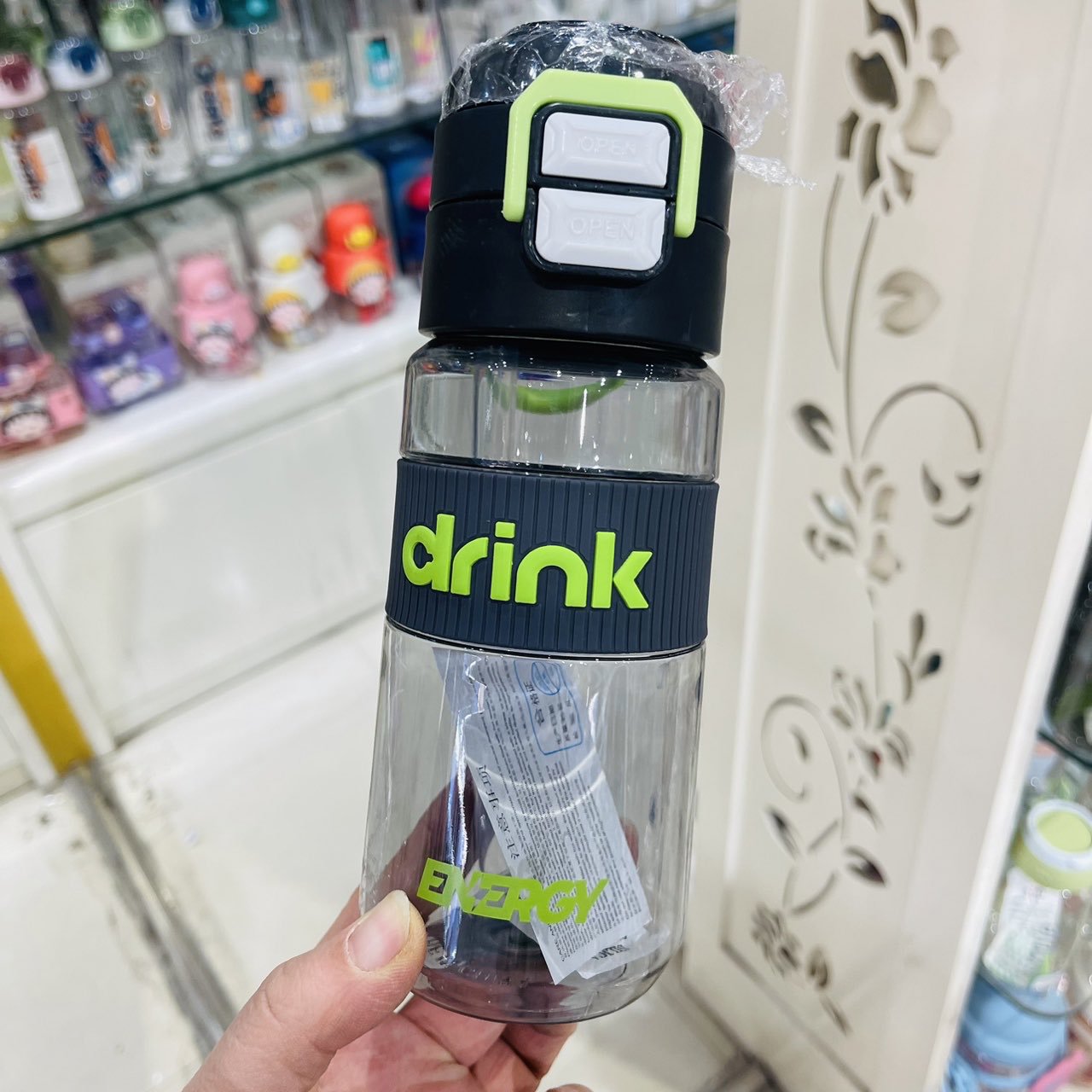 Jinshi nuevos productos portátiles estudiantes de alta capacidad doble bebida taza de paja 700ml deportivo simple jarro taza de plástico