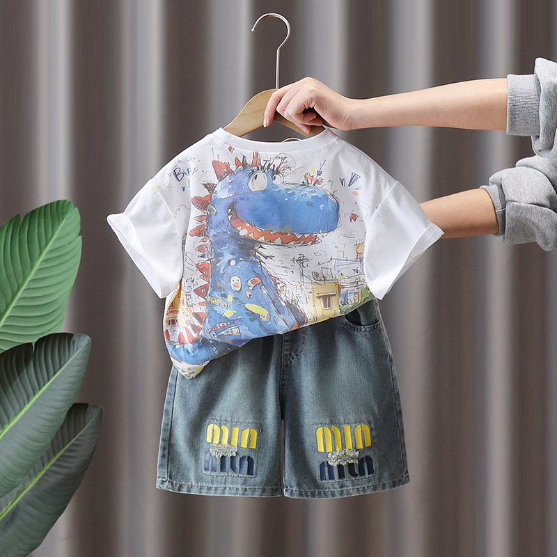 7327 Traje de camiseta de dinosaurio para niños 2025 Nuevo estilo de verano de manga corta para niños guapos Juego de dos piezas de celebridades de Internet Verano 6