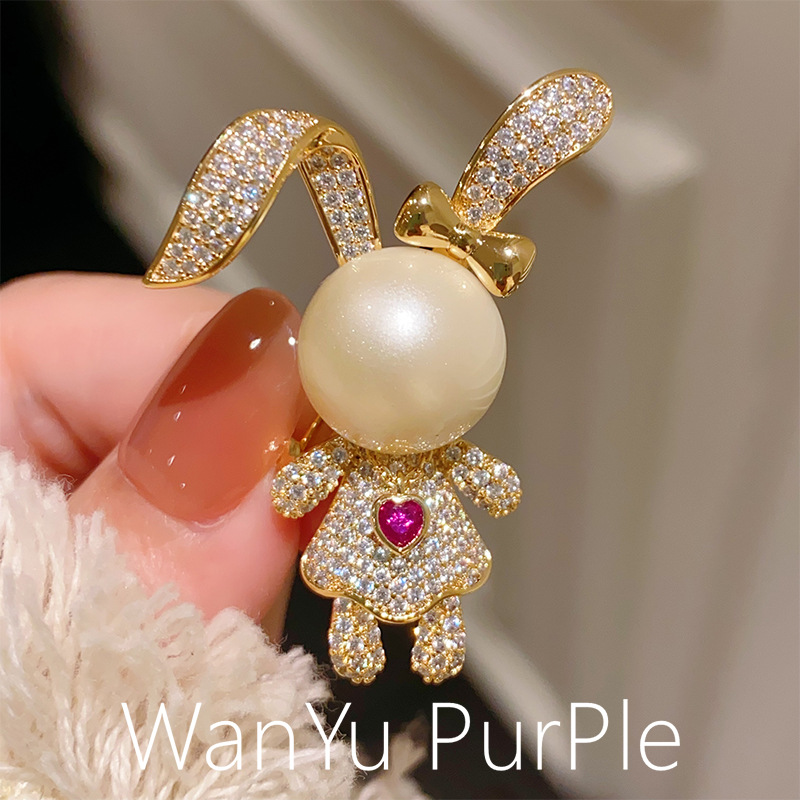 French high-grade feeling necklace pearl ear rabbit brooch brooch elegant love full of diamond animal pin buckle