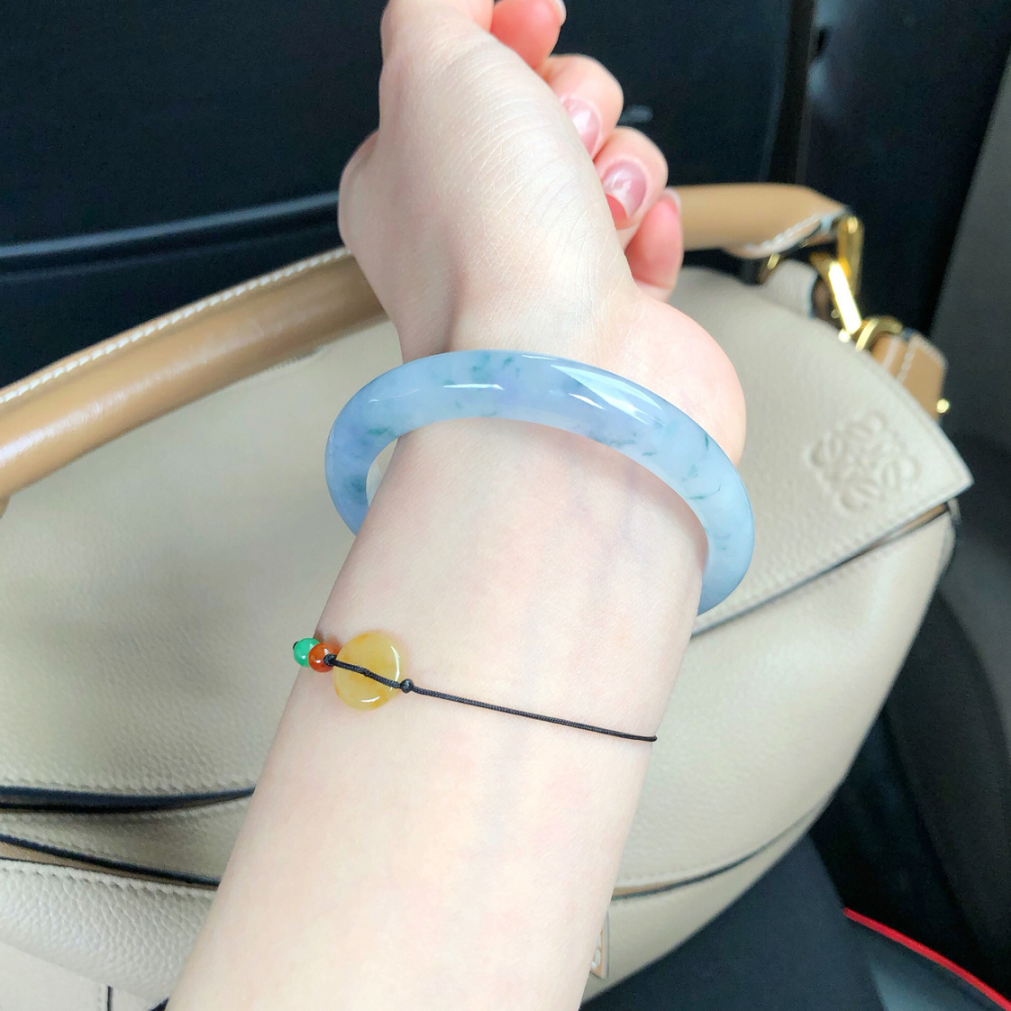 Luonnollinen burmalainen A-tyypin jadeiittirannekoru jaderannerengas_voghion.com