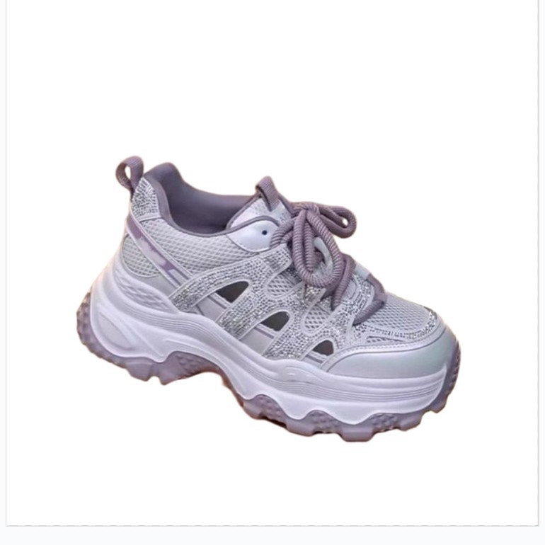 Zapatos de malla huecos transpirables con suela gruesa para mujeres en verano de 2026, nuevos zapatos deportivos cómodos y delgados.