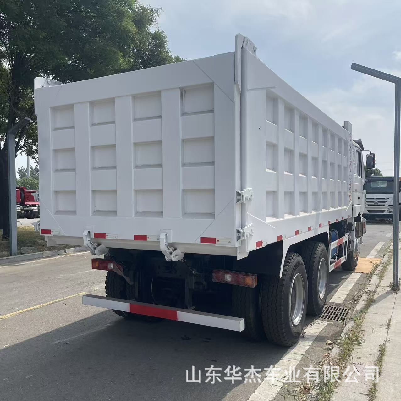 Used Export Shaanxi Automobile Delong Dump Truck, 8-Wheel, 380 Horsepower, Engineering Earthmoving Dump Truck, Self-Unloading Truck